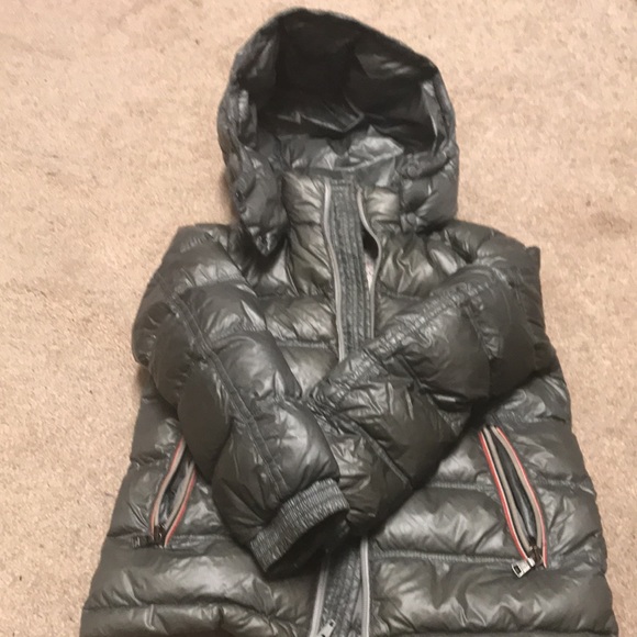 Authentic kids moncler jacket from therealreal - Picture 7 of 13